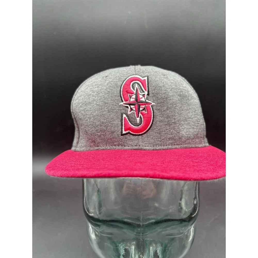 Authentic‎ Seattle Mariners New Era 59FIFTY fitted baseball cap.